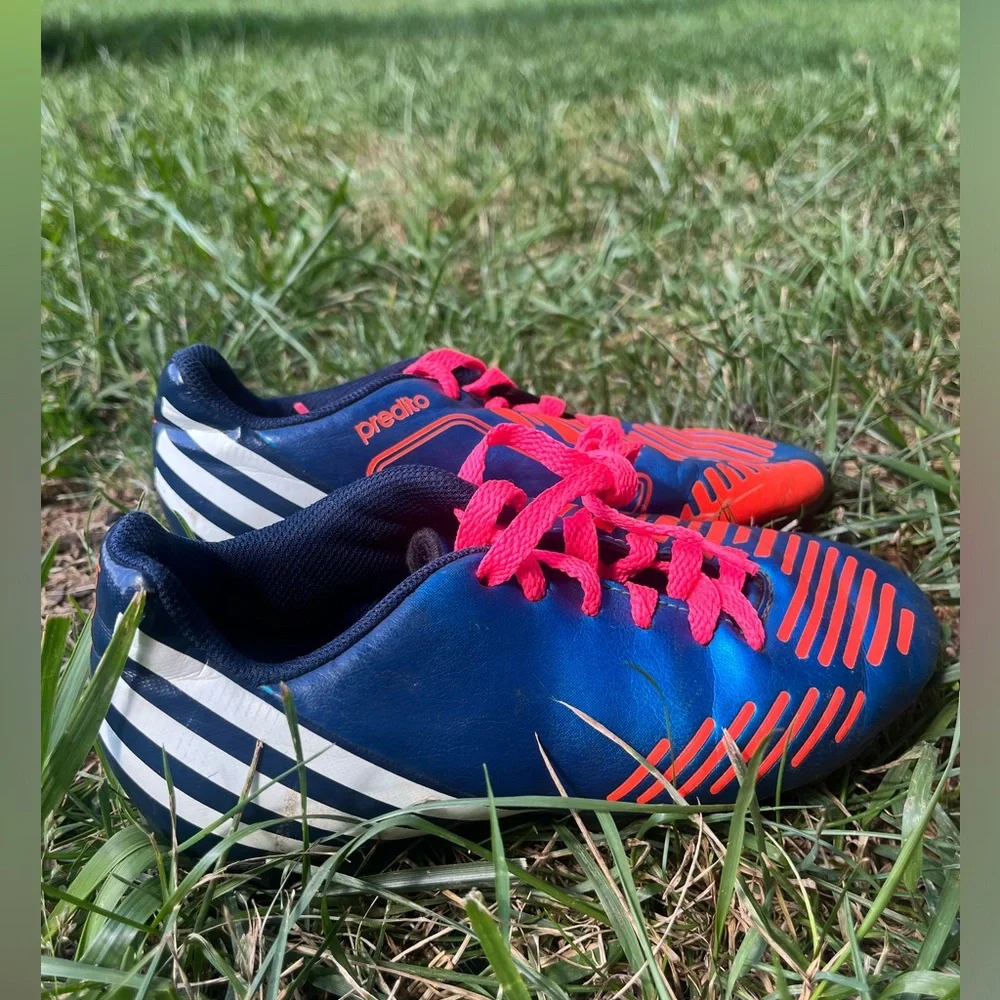 Adidas Kids Predator Soccer Cleats Blue, Neon Fluorescent Pink Red Laces Sz 1